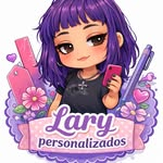 Logo Lary Personalizados — mascote anime com cabelo lilás segurando materiais de arte
